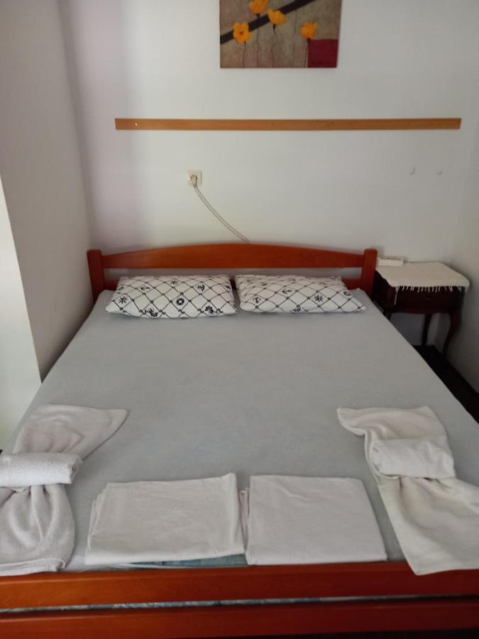 Sea View Hotel Risan Buitenkant foto