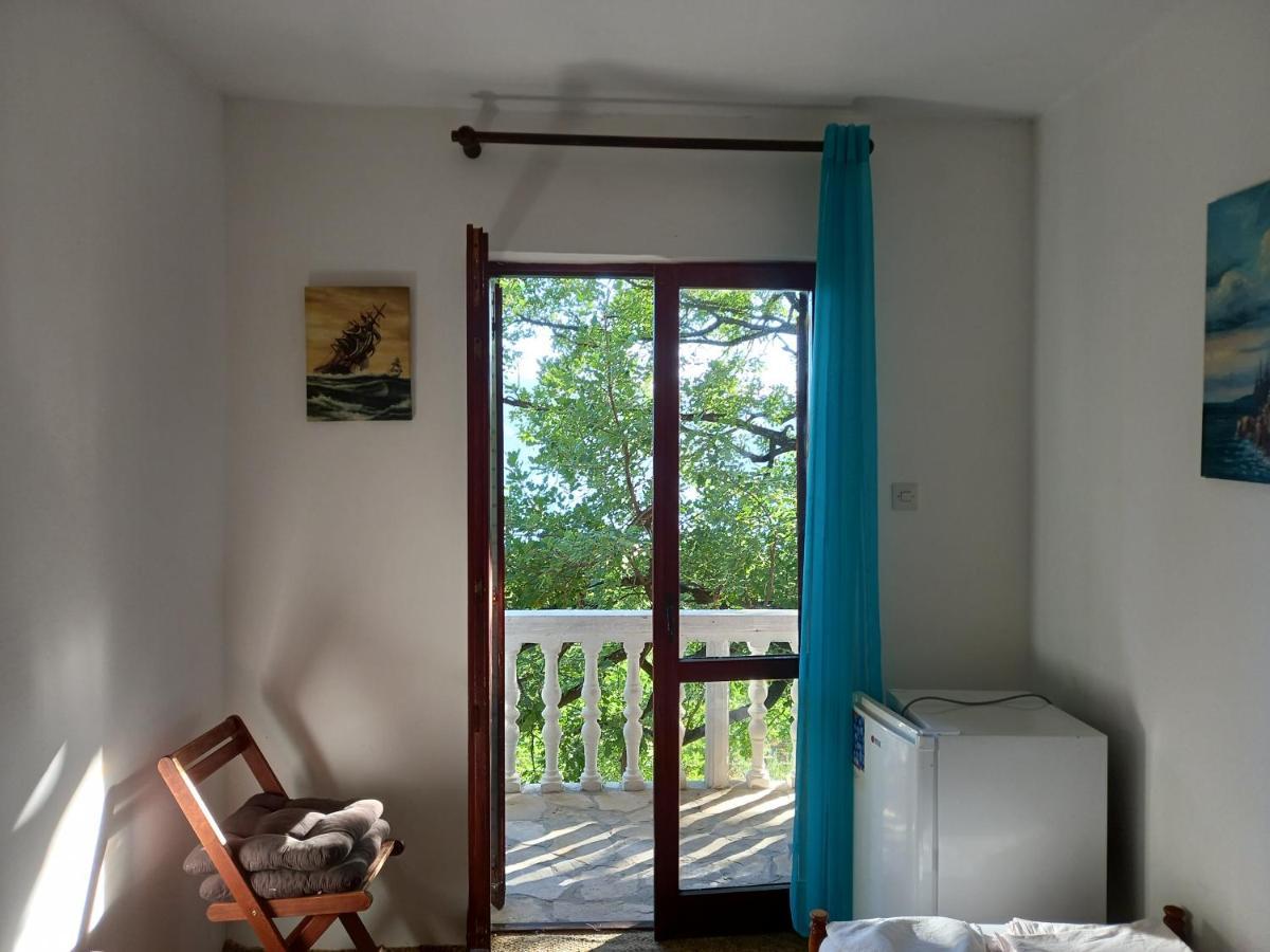 Sea View Hotel Risan Buitenkant foto
