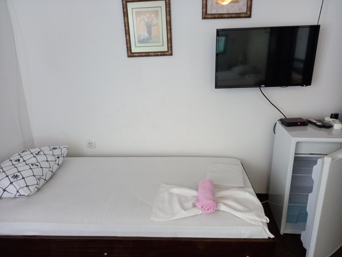 Sea View Hotel Risan Buitenkant foto